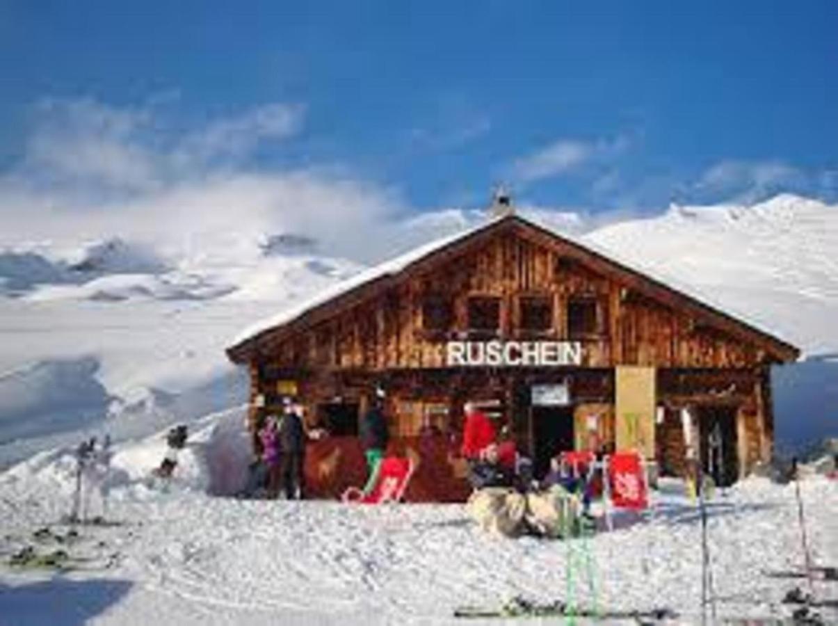 Renovated 3 Rooms Apartment In Ruschein Near Laax Esterno foto